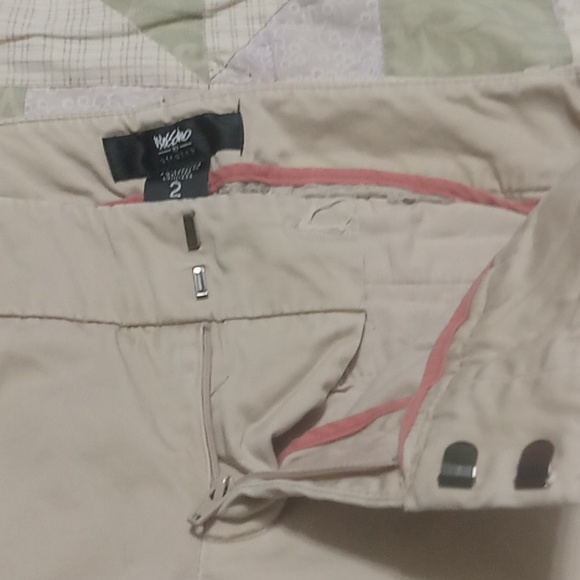 Women's size 2 khaki pants - Picture 2 of 3